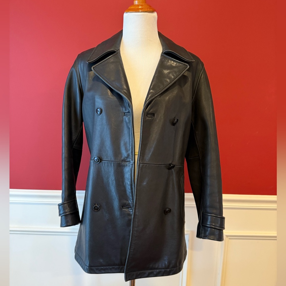 Leather women’s coat. Vintage Gap. XS.